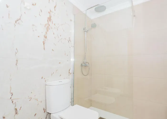 Ybh Lopez De Neira 42, 3 Daire *