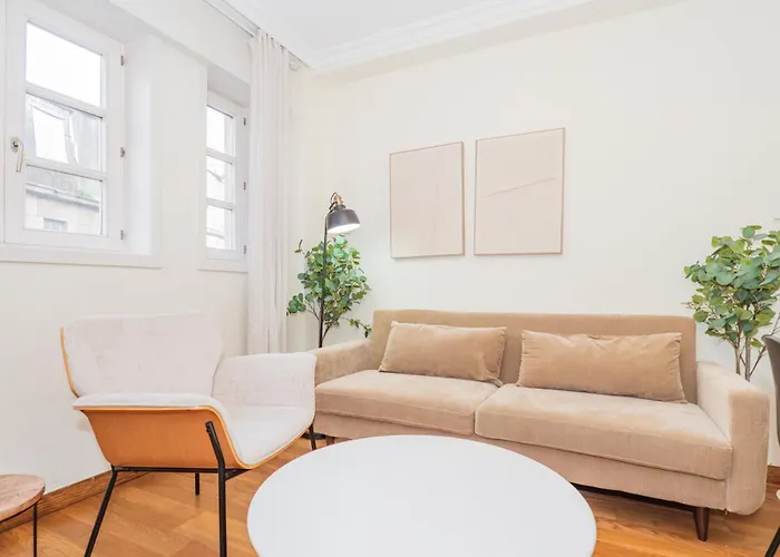 Ybh Lopez De Neira 42, 3 *